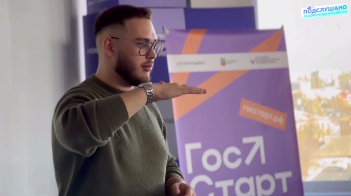молодь поспілкувалася з севастопольським депутатом Олександром Бородавченком.